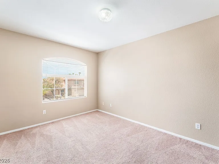 8725 Autumn Valley Ave — Photo 27