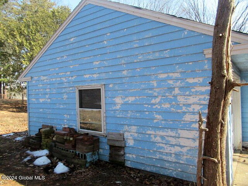 5th image of 48 Caldwell Avenue