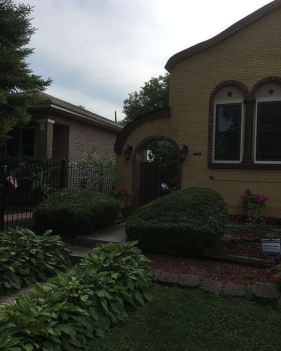 1st image of 2710 N Sayre Ave