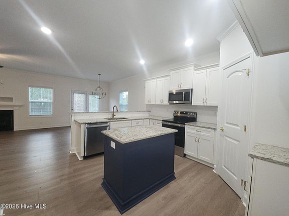 2nd image of 30 Sunrise Court