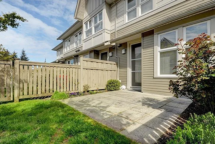 6558 Arbutus St — Photo 5