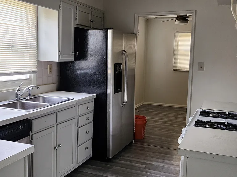 2286 Kessler Boulevard North Blvd — Photo 12