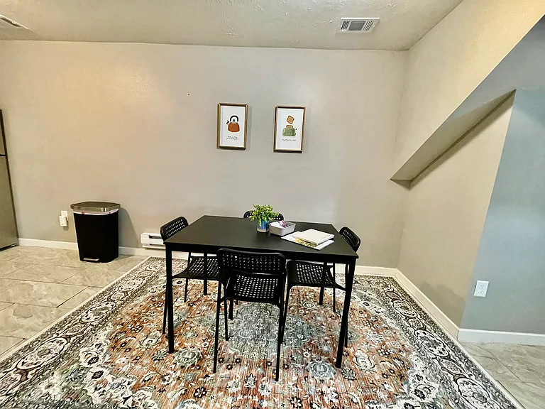 334 N Spring Ave #1 — Photo 6