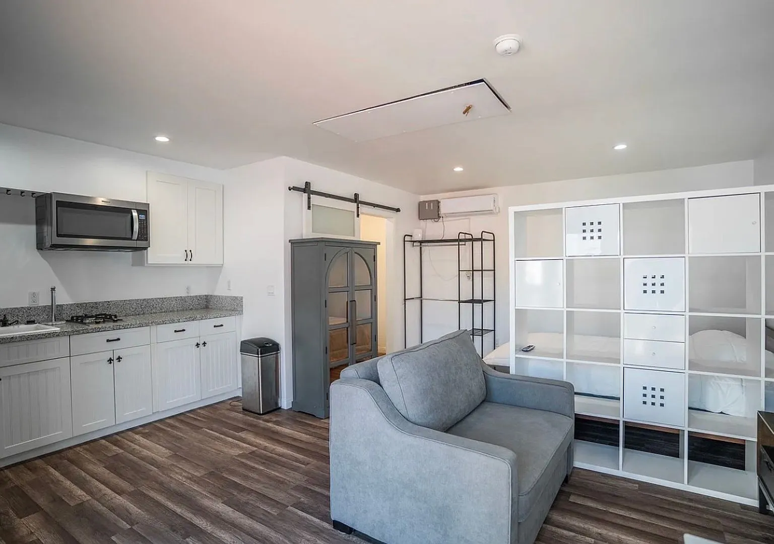 **2021 Euclid Ave #1-A Long Beach** Downstairs Studio 1 bath !! 2 weeks free OAC — Photo 1