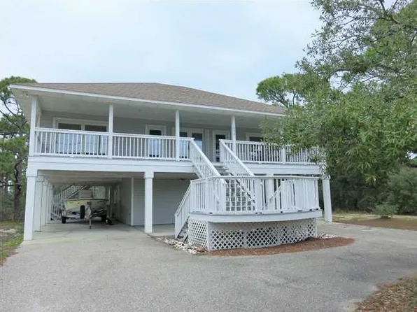573 W Bayshore Dr, Eastpoint, FL 32328