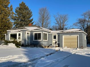 121 S Maple Ave, Gaylord, MI 49735