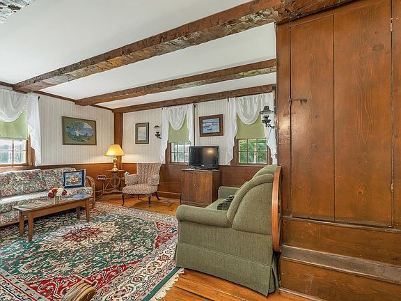 4th image of 101 Tibbetts Road