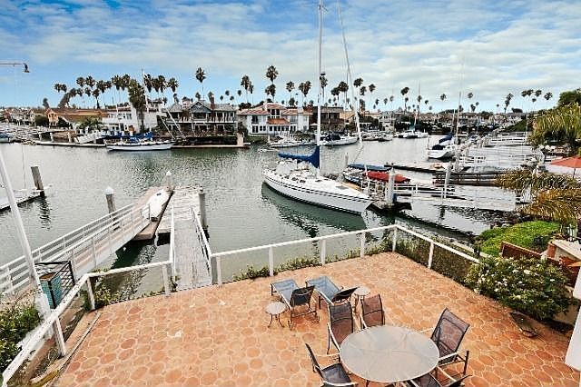 1st image of 952 Peninsula Blvd