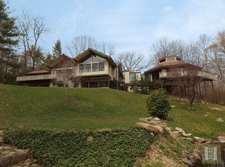 34 Old Coach Rd, Fairfield, CT 06824