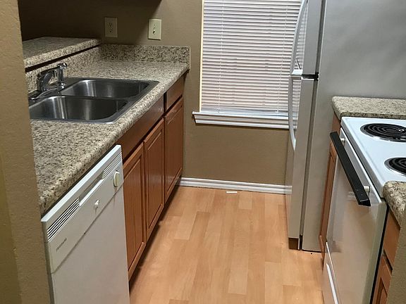 3rd image of 3628 Washburn Ave APT C