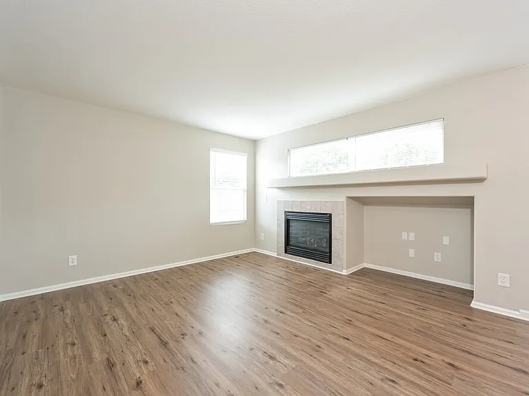 20194 E Grand Ln — Photo 5