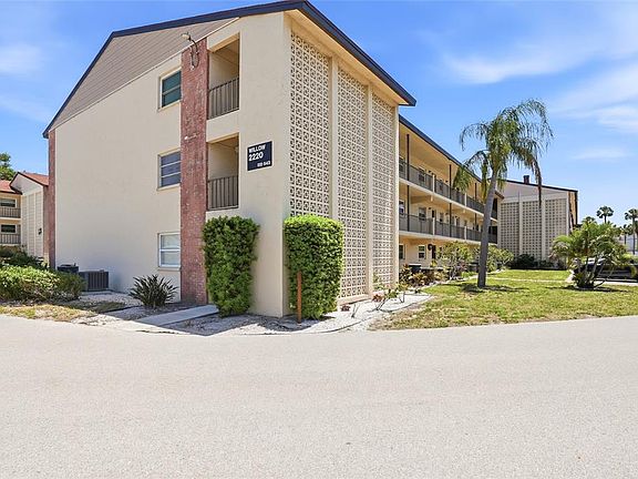 3rd image of 2220 Stickney Point Rd APT 520