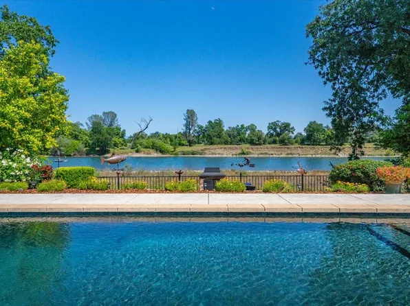 6913 Riverside Dr, Redding, CA 96001