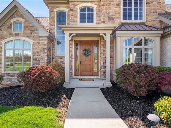 3rd image of 204 Meryton Ln