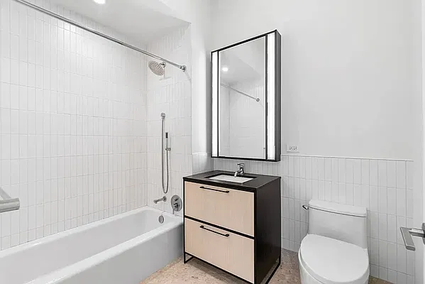 Bathroom, photo 1