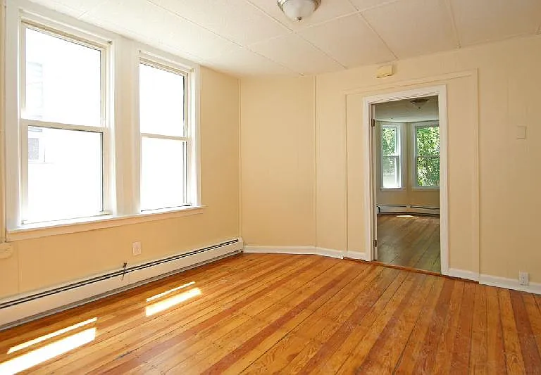 114 Everett St #2 — Photo 6