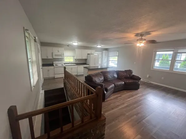 940 Miller Ave, Iowa City, IA 52246