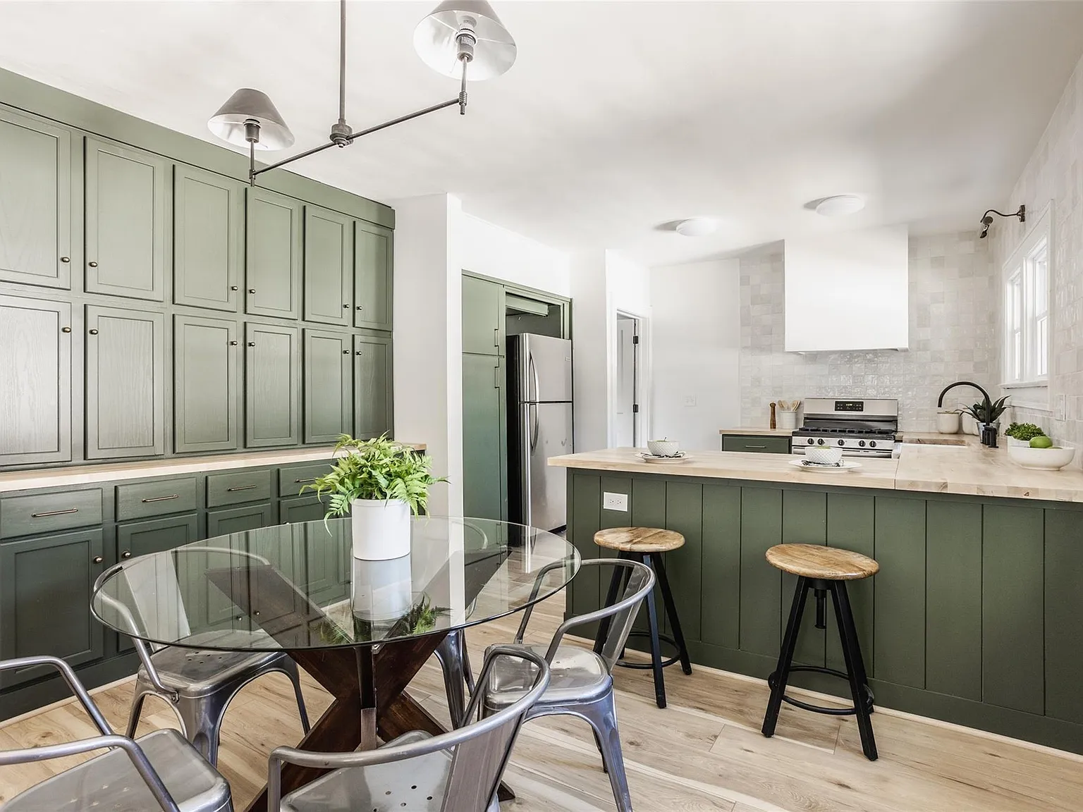 2 bed, 873 sqft, $1,400 — Photo 4