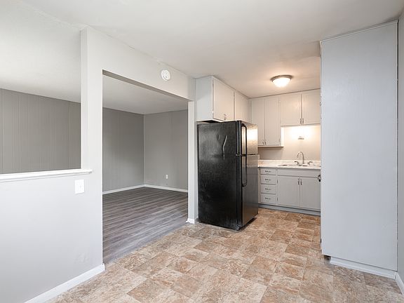 4th image of 440 Jayne St #442