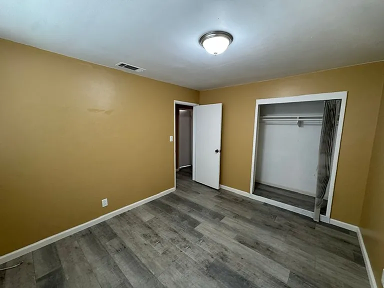 419 Angela Way — Photo 9