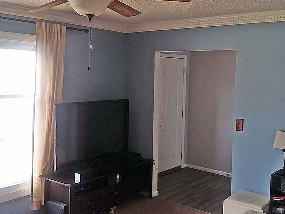 4th image of 1901 Russet Ave
