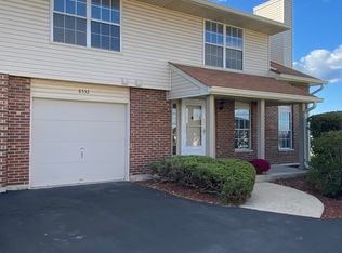 8532 Westberry Ln, Tinley Park, IL 60487