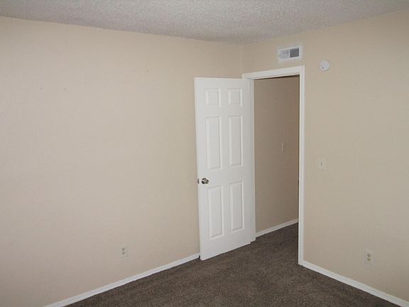 5th image of 1200 Parkwood Ct