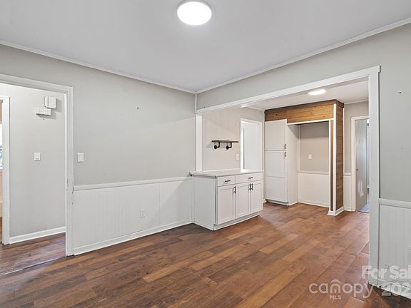 2nd image of 503 N Boyce St