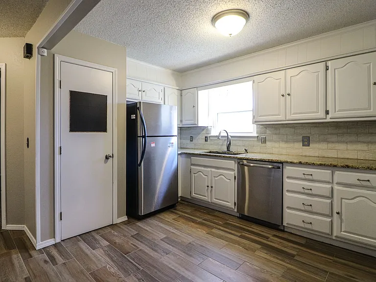 11323 S Ash St — Photo 7