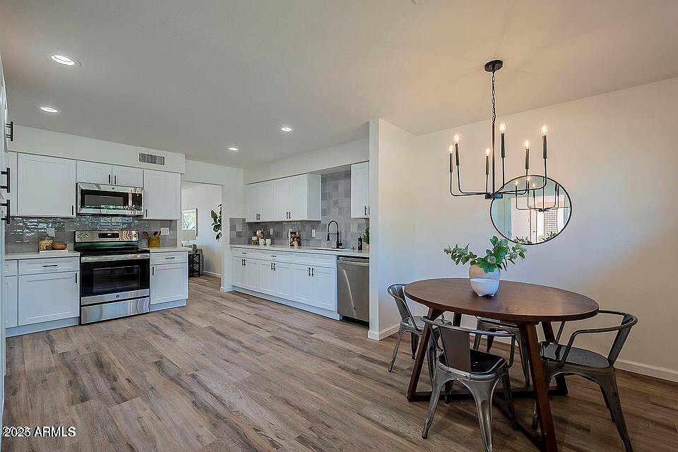 4946 E Lake Point Cir