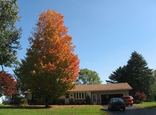 811 Stolle Rd, Elma, NY 14059