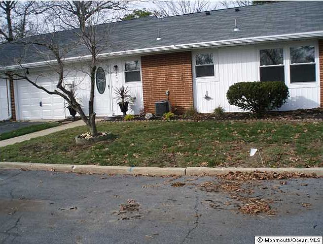 1st image of 465 Thornbury Court #C