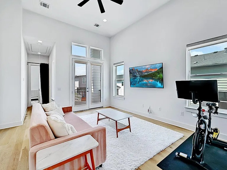 7329 Cordoba Dr — Photo 13