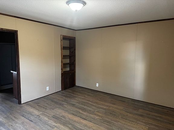 4th image of 4216 Barber St