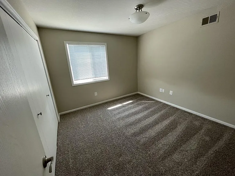 1st bedroom standard closet