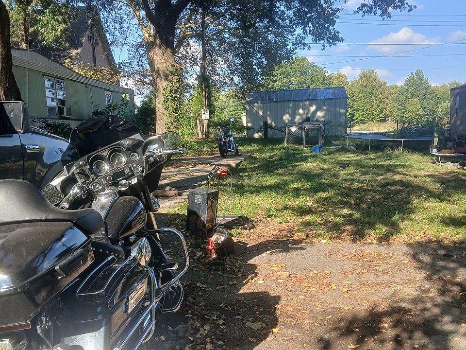 1st image of 1 Oakdale Dr #11536191