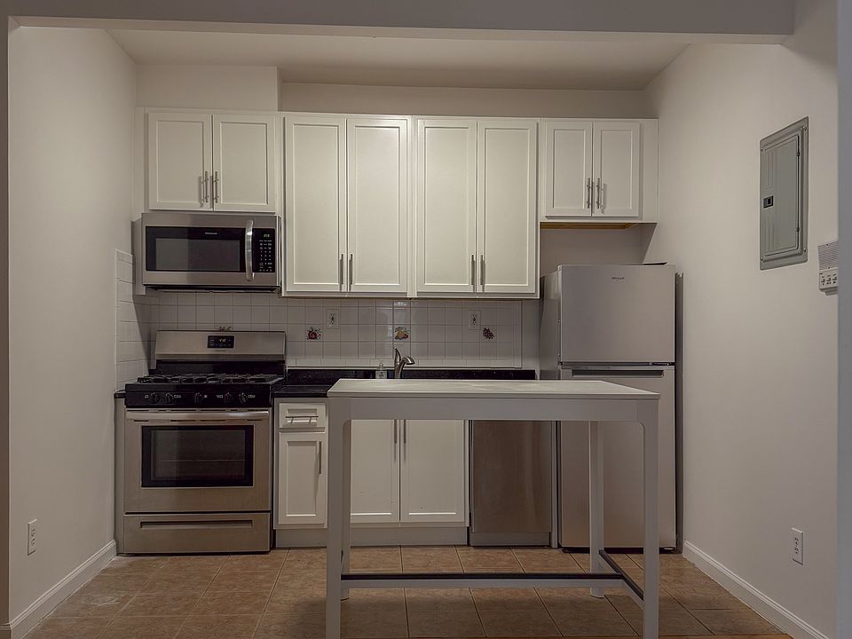 1st image of 204 Meserole St APT 1