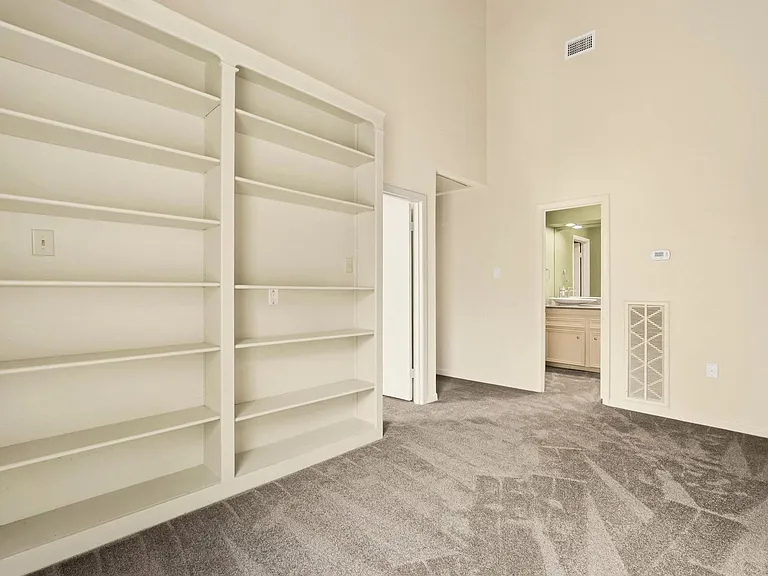 10125 Valley Forge Dr — Photo 20