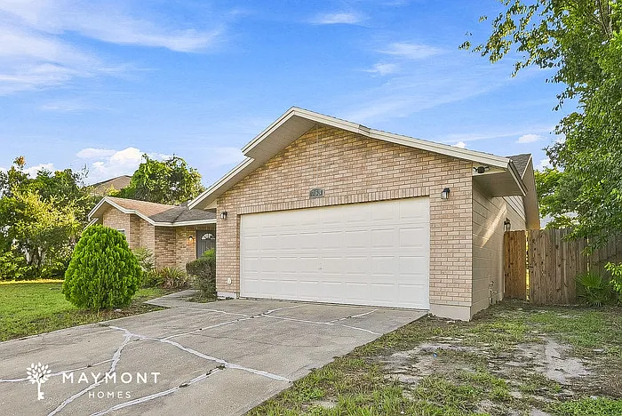 3 bed, 2.0 bath, 1102 sqft, $1,945 — Photo 2
