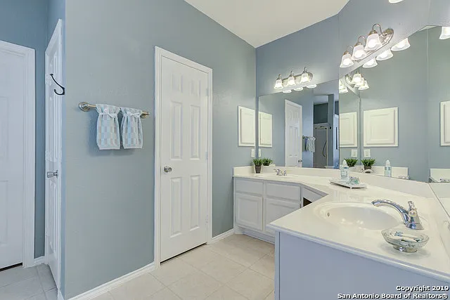 1321 Holmes Ln — Photo 20