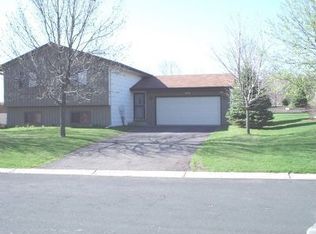 5620 Cedarwood St NE, Prior Lake, MN 55372