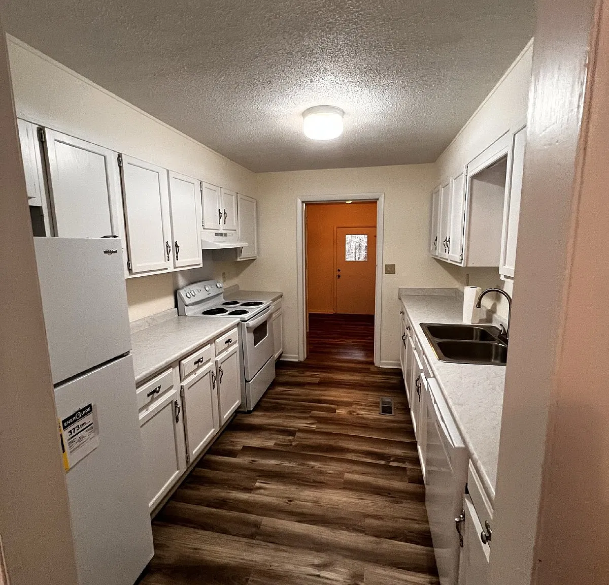 2 bed, 2.0 bath, 1358 sqft, $1,600 — Photo 4