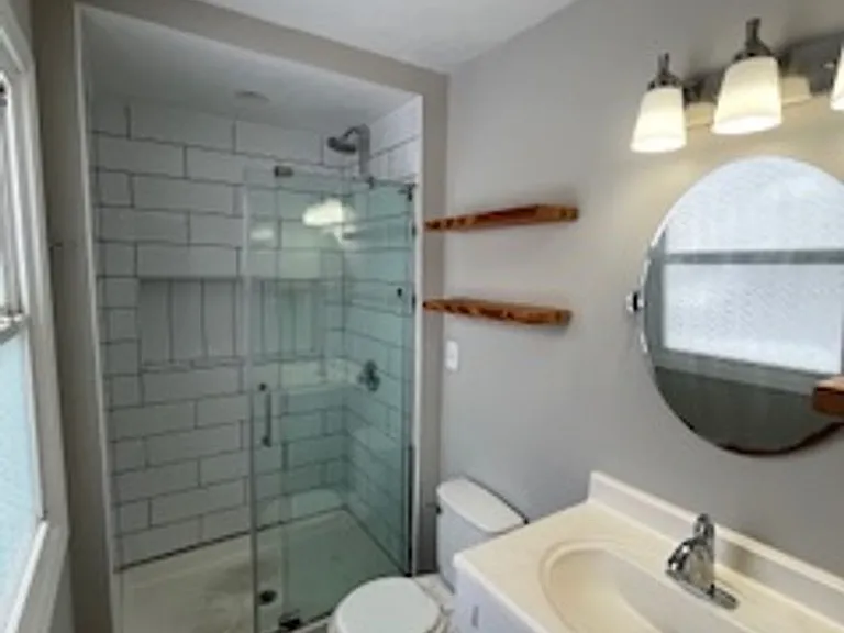 2212 E Queens Way — Photo 19