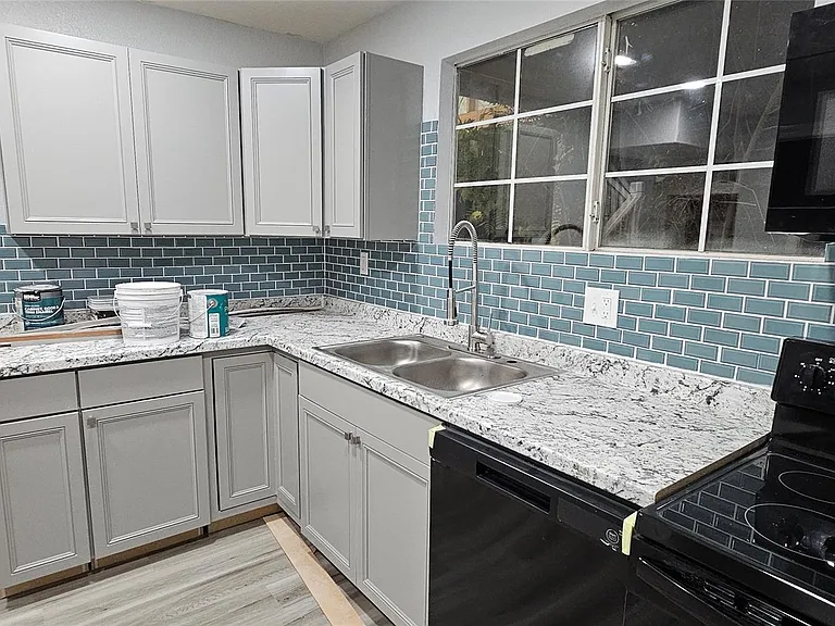 2634 Tidewater Dr — Photo 4