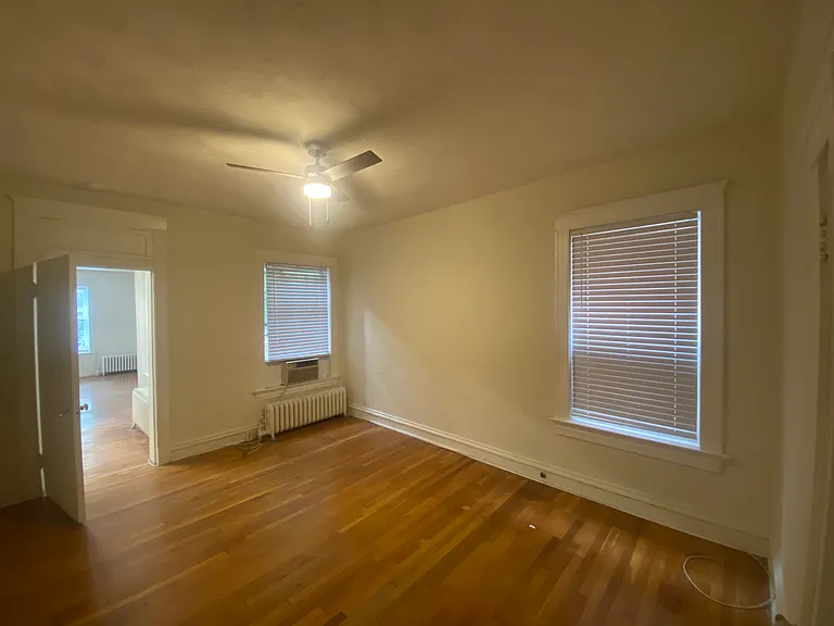 5361 Pershing Ave #1E — Photo 7