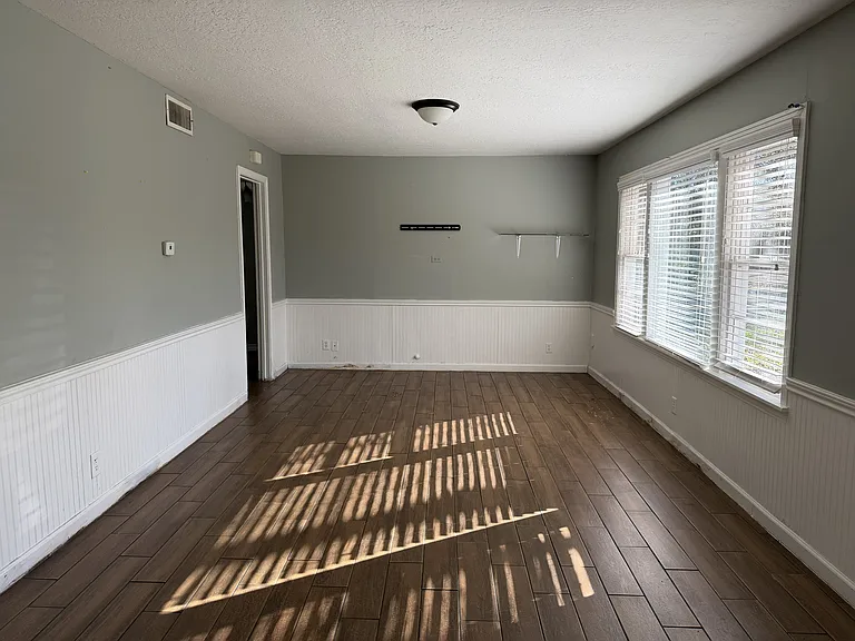 302 Harris Blvd — Photo 3