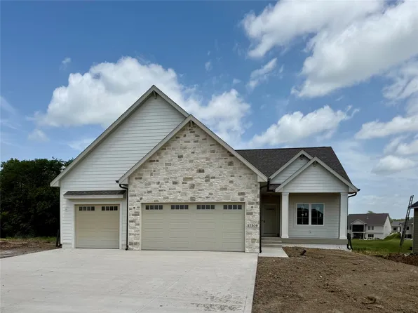 17539 N Valley Dr, Urbandale, IA 50322