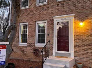 10222 Heron Pond Ter, Burke, VA 22015