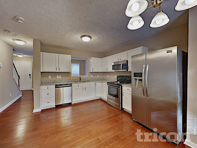 3328 Neptune Dr — Photo 8