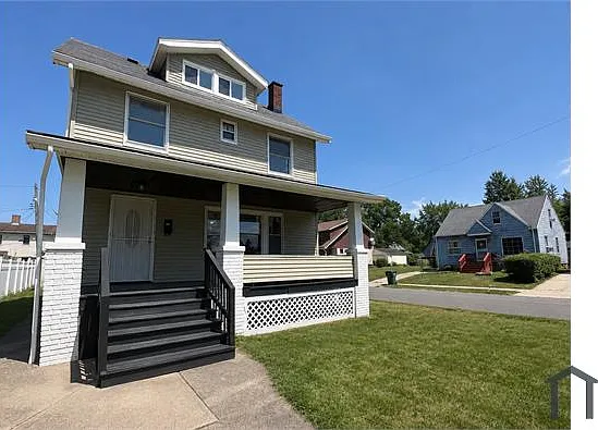 13827 Thornhurst Ave — Photo 1